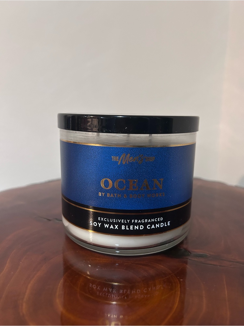Bath & Body Works Ocean Candle - Blue and Black